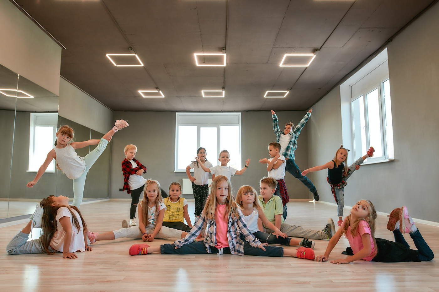 children dance pose Children in dance pose